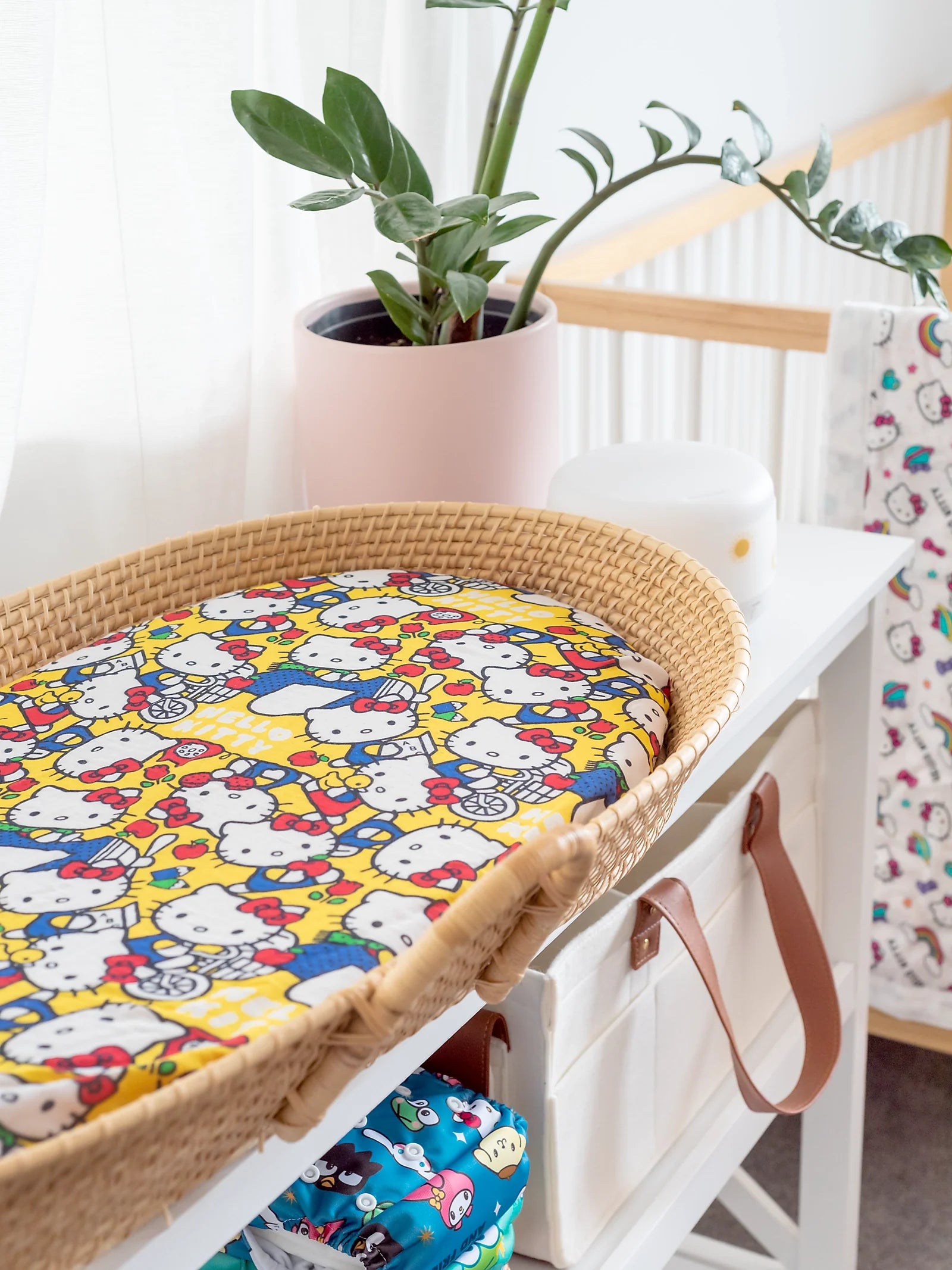 Hello Kitty Time Change Pad/Bassinet Sheet